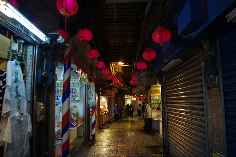 taiwanese street food lanterns closed stalls
