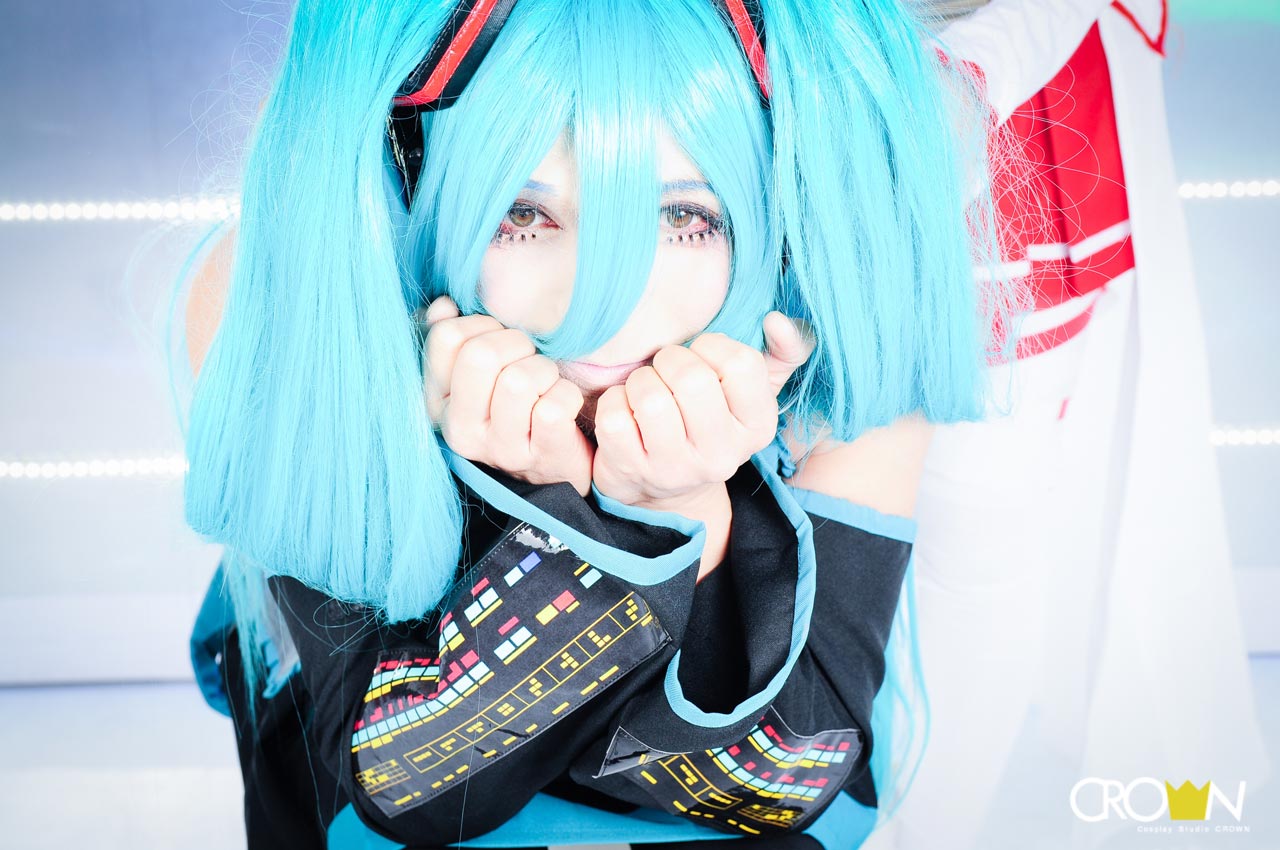 studio crown professional photo of hatsune miku cosplay